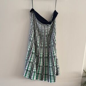 Banana Republic- Stylish Green and Black Pleated skirt with elastic waste.